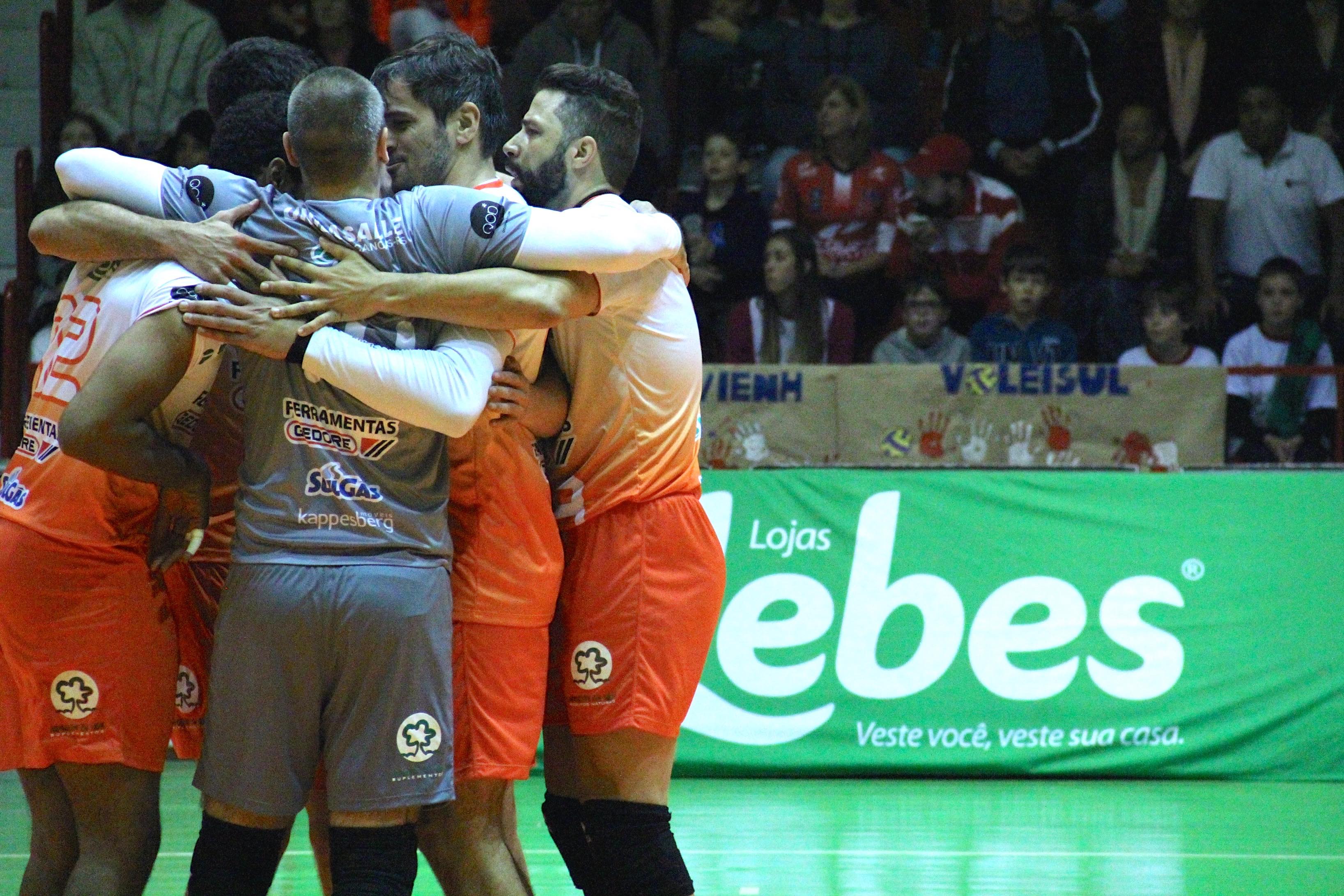 No jogo da solidariedade, Canoas recebe Voleisul na semifinal do Gauchão