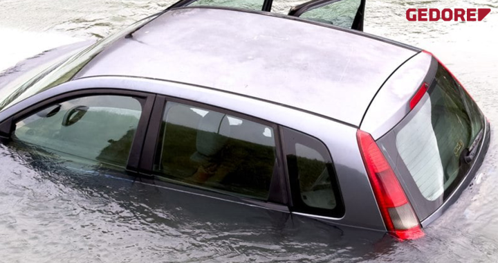 Seu carro foi atingido por enchente? Saiba o que fazer!